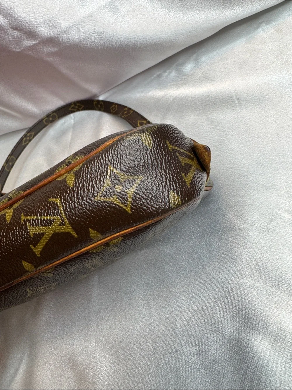 Louis Vuitton LV Monogram Pochette Marly Bandoulière with COA